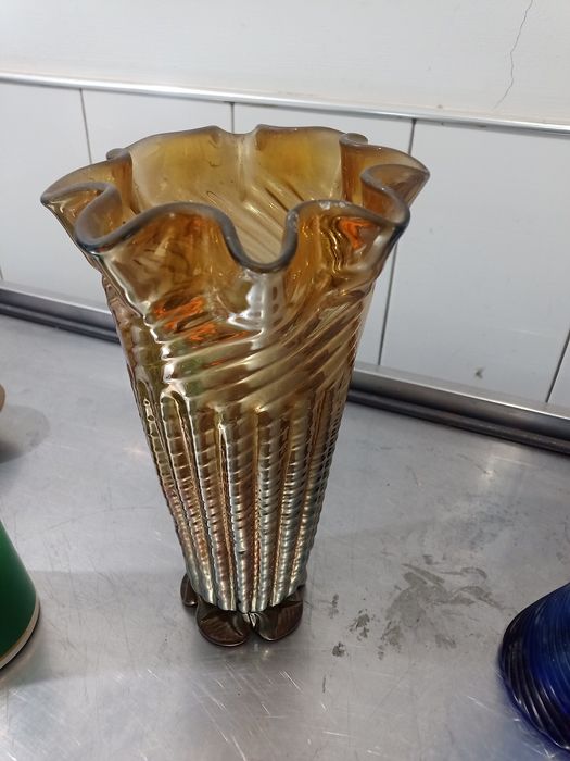 Вазалар, хархил турдаги