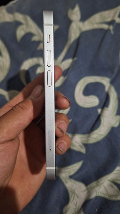 Iphone 12 ideal holatda