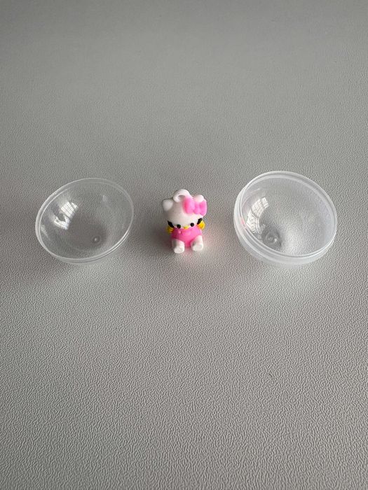 32mm Капсула с фигура - играчки