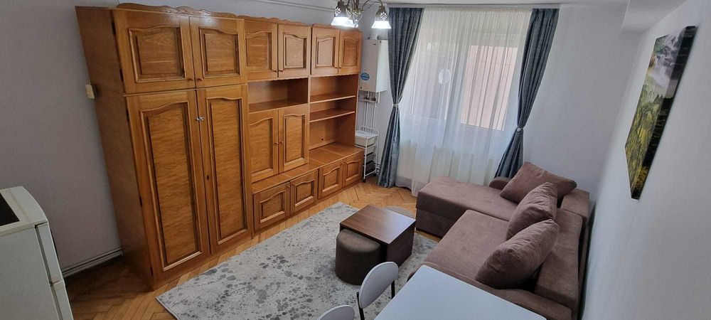 Inchiriez garsoniera renovata, utilata si mobilata, etaj 1 in Sibiu - zona Lazaret. Direct proprietar