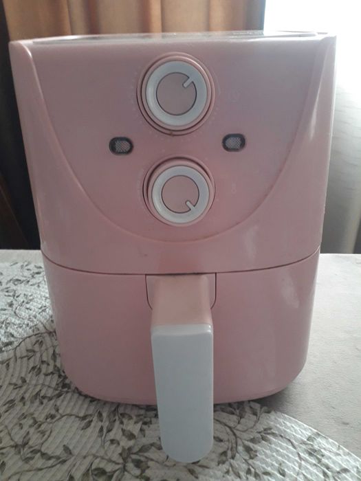 Air Fryer розов на цвят