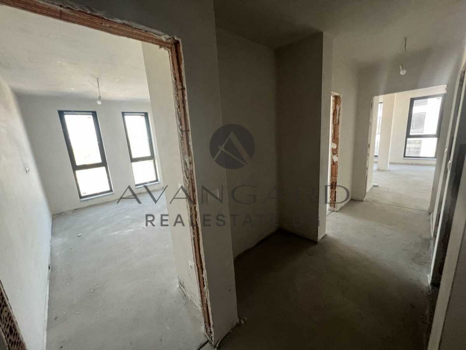 оф.21529 Тристаен апартамент / Кършияка