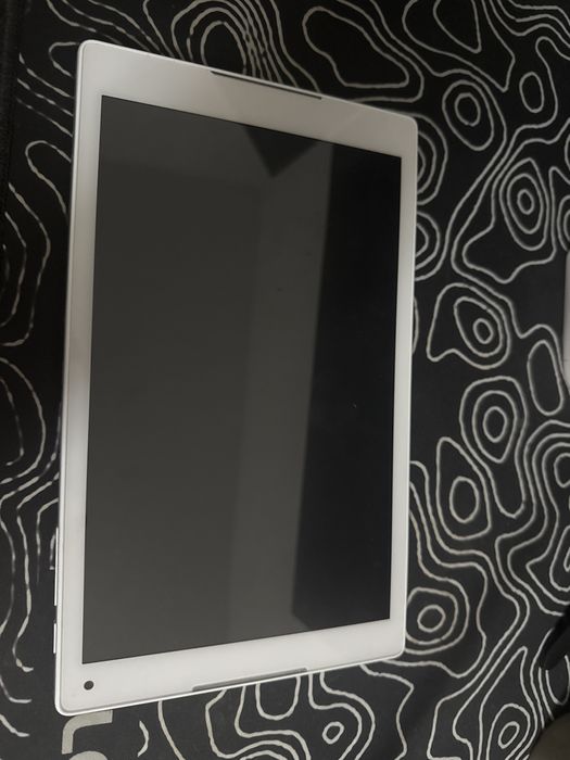 vand tableta nefolosita absolut deloc la jumate  de pret!!