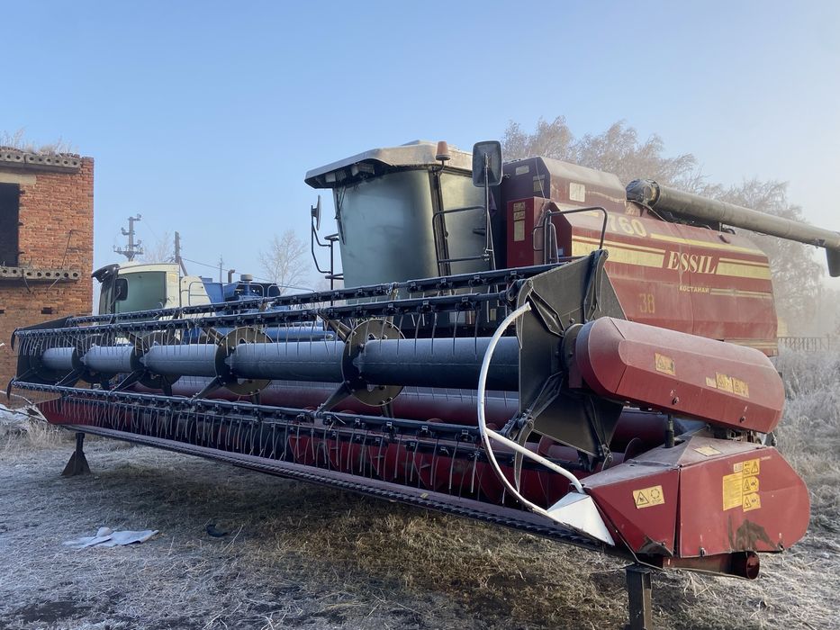 Продам комбайн Есиль 760 +1 комбайн впридачу
