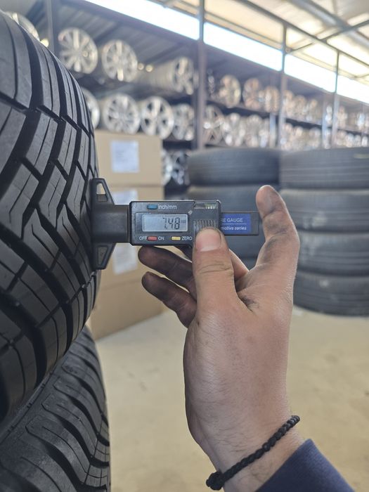 4 Броя 215/65/17 Continental 2x7,5mm 2x6,8mm 24dot