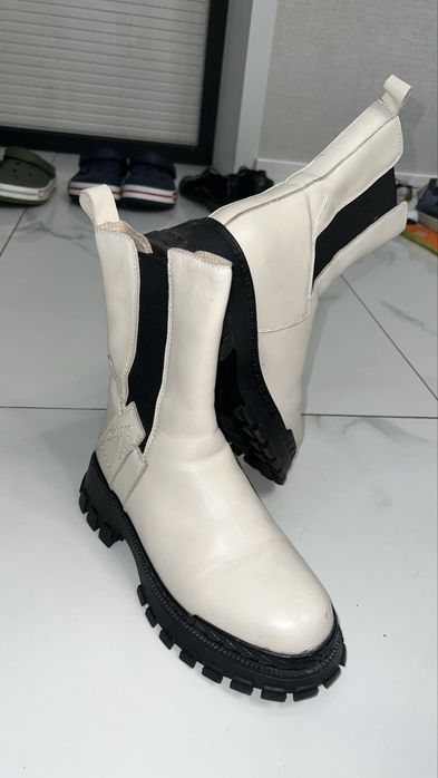 Продам ботинки зимние