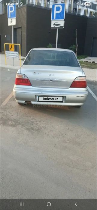 Автомобиль деу нехсия