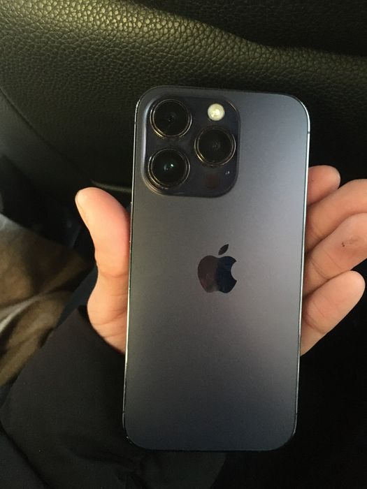 Iphone 14 pro sotiladi ekranda kichgina dogi bor