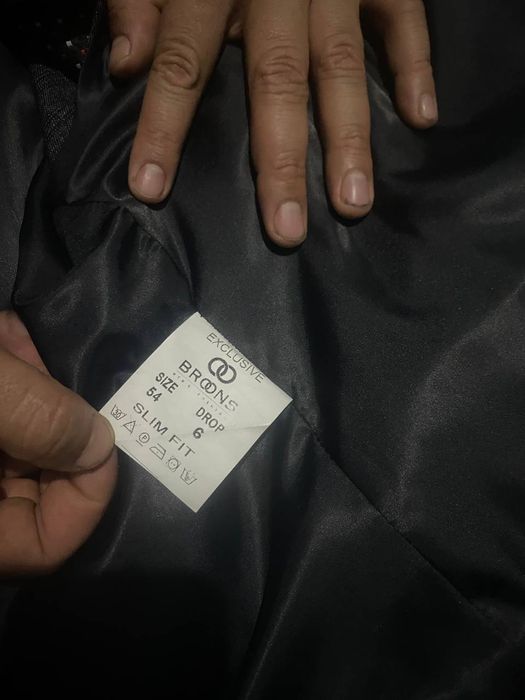 Kastyum shim sotiladi srochna