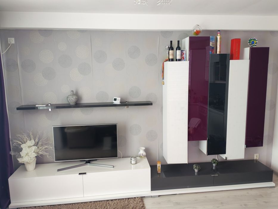 Vand mobila apartament