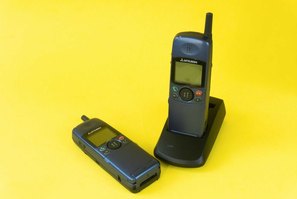 Mitsubishi MT36 X – Telefon clasic cu Dock - Made in France