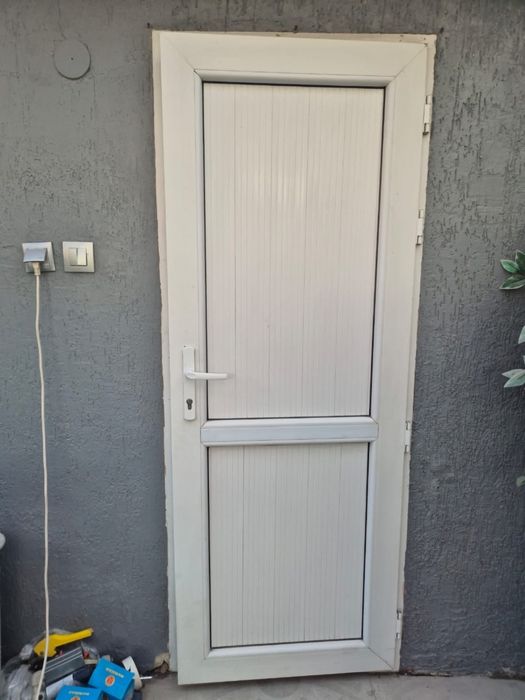 Продам двери пластик