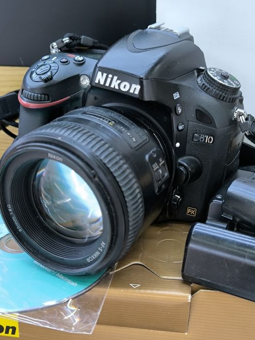 Продам полнокадровый фотоаппарат Nikon D610