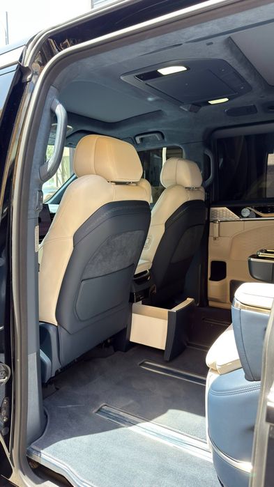 ZEEKR 009 Executive edition электромобиль МПВ 6 местный