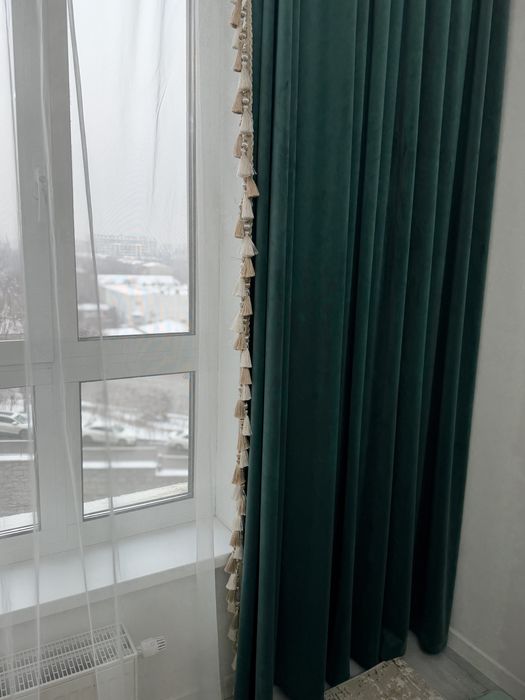 Шторы велюровые продам