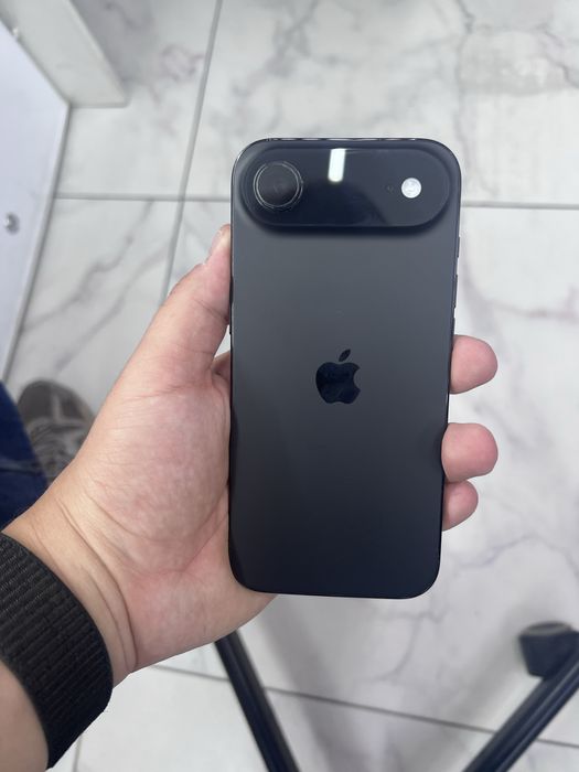 Продам iPhone Air