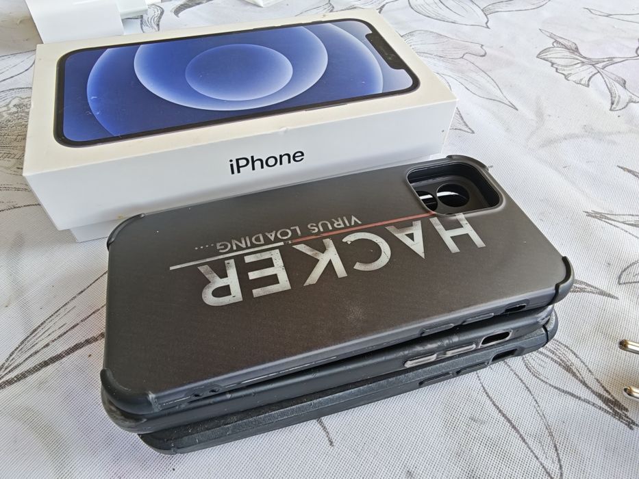 Apple iPhone 12, 128GB, Black/Черен, добро състояние + подаръци