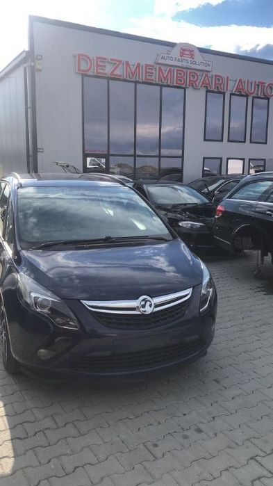 Dezmembram Opel Zafira C 2.0D an fabr 2013