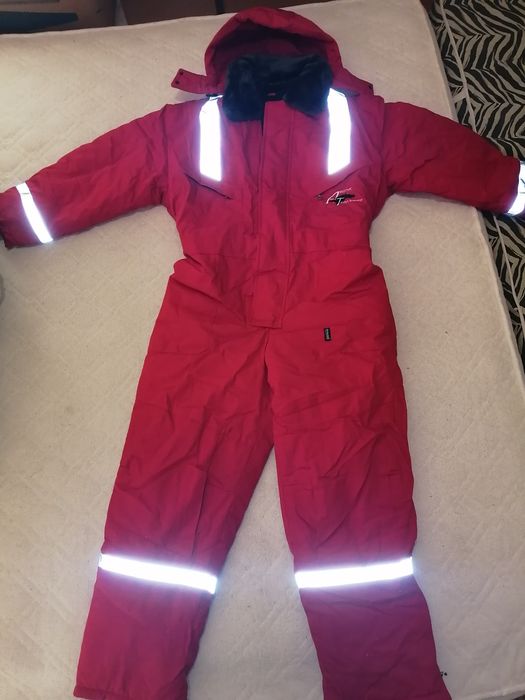 Зимний комбинезон и куртка