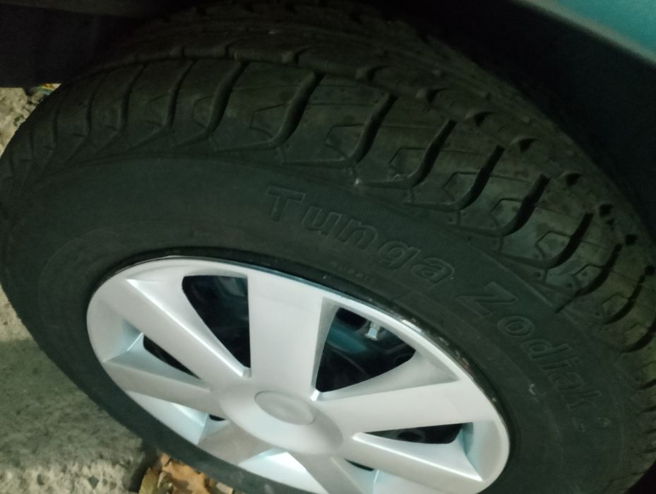 Продам машину  состояние сел поехал