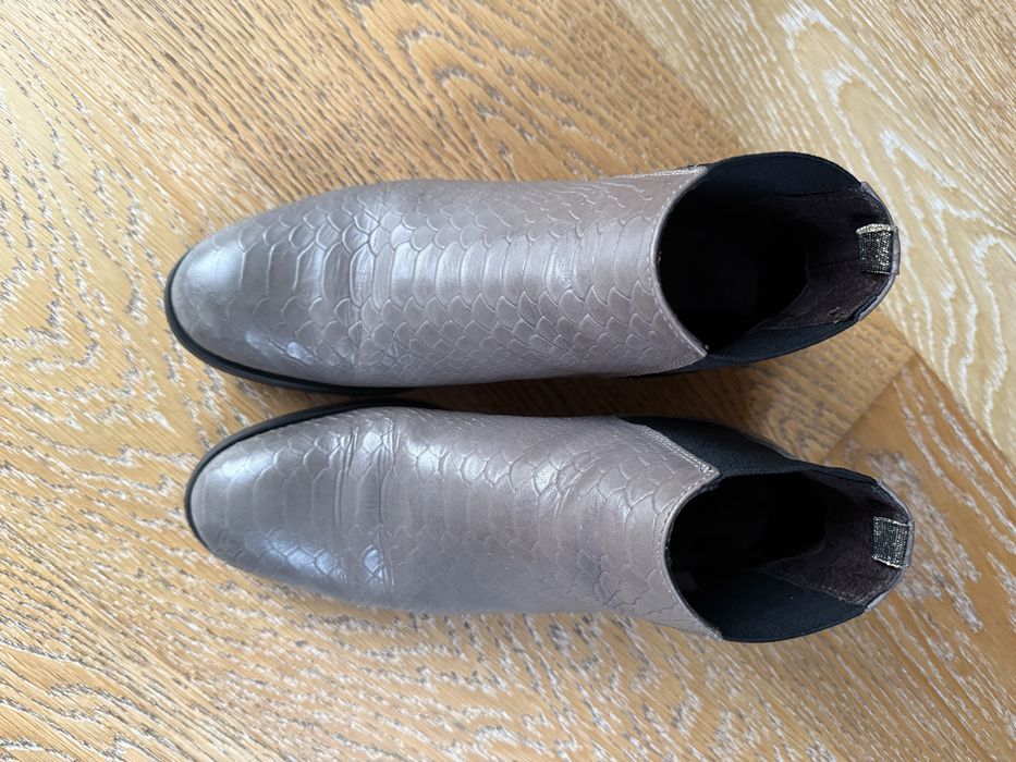 Ghete din piele naturala