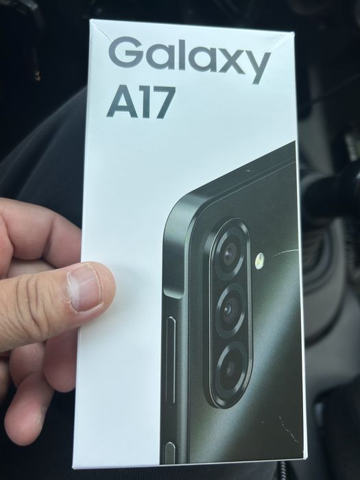 Продам Самсунг А17