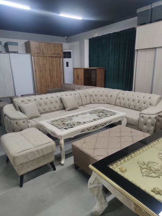 Мебель на заказ и в наличии гарантии есть ///