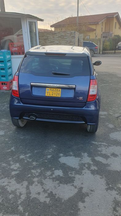 Ligier se conduce de la 16 ani