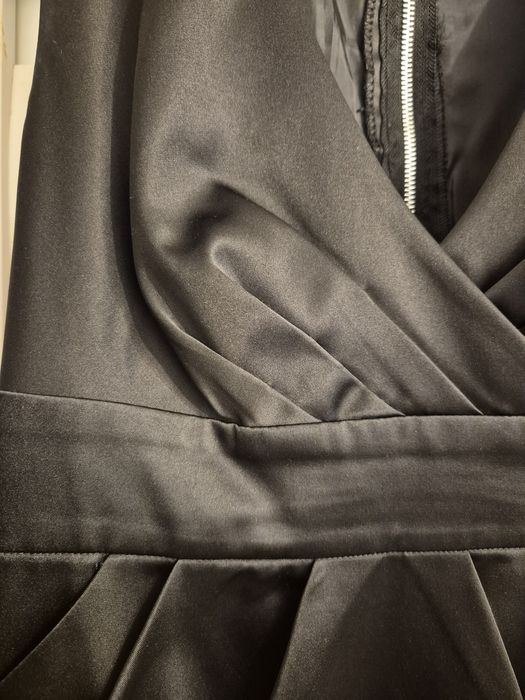 Rochie neagră satinată, stil Cocktail, mărime M/L – Cu buzunare!