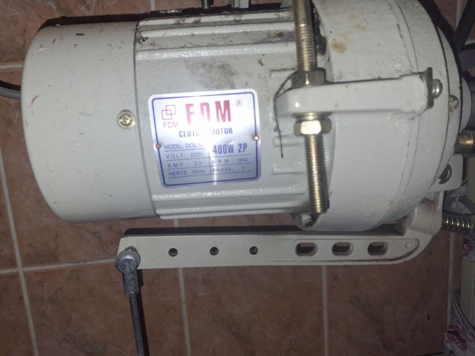Продам две швеные машинки
