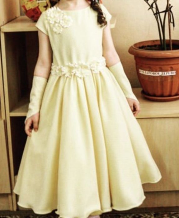 Выпусконое платье на девочку 6-7 лет