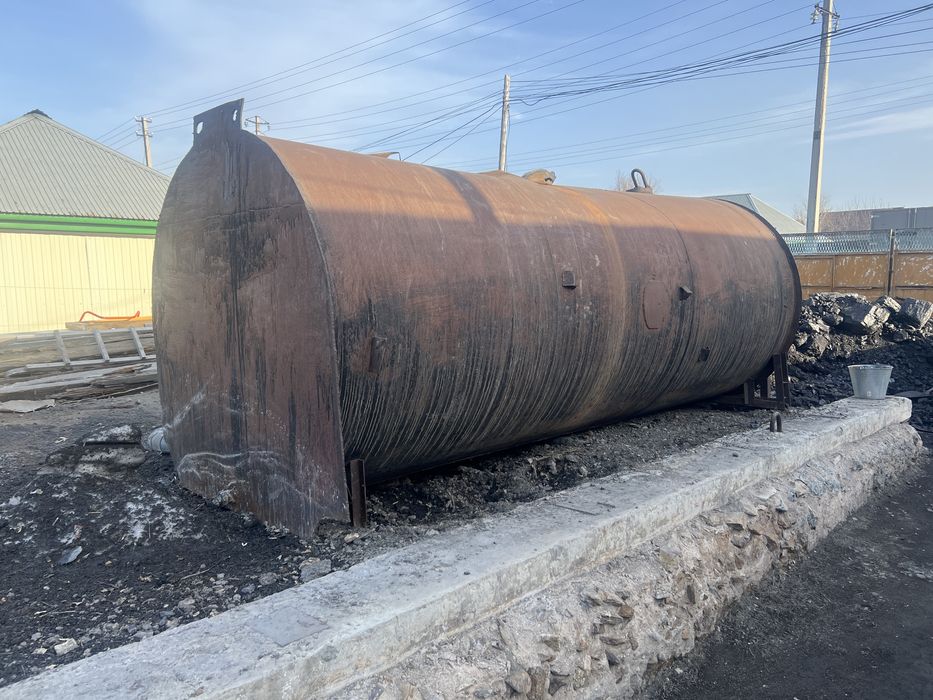 Продам срочно Емкость