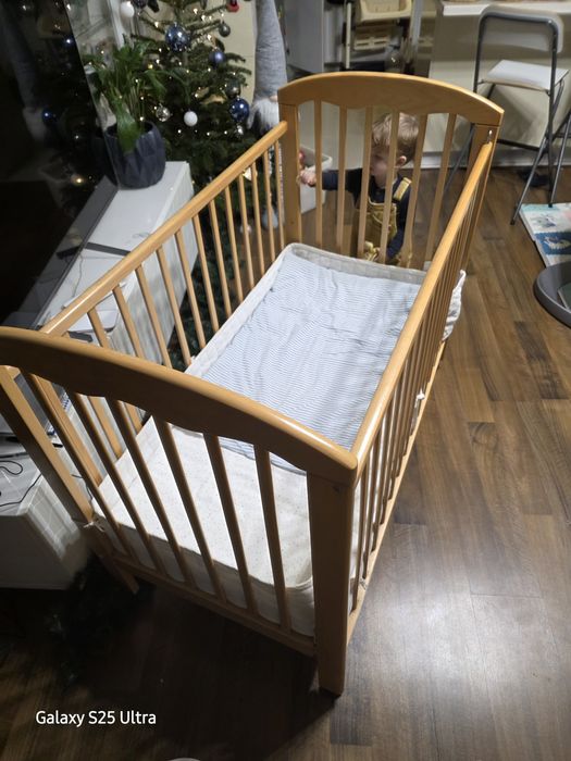 Patut lemn natur si saltea
