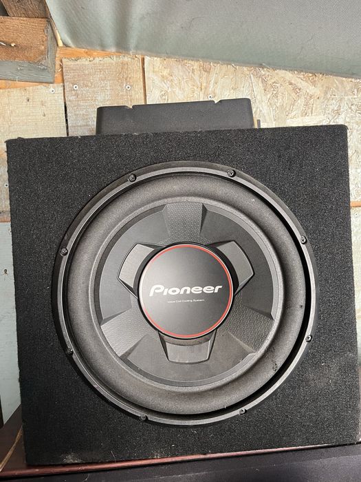 Subwofer auto pionner cu statie
