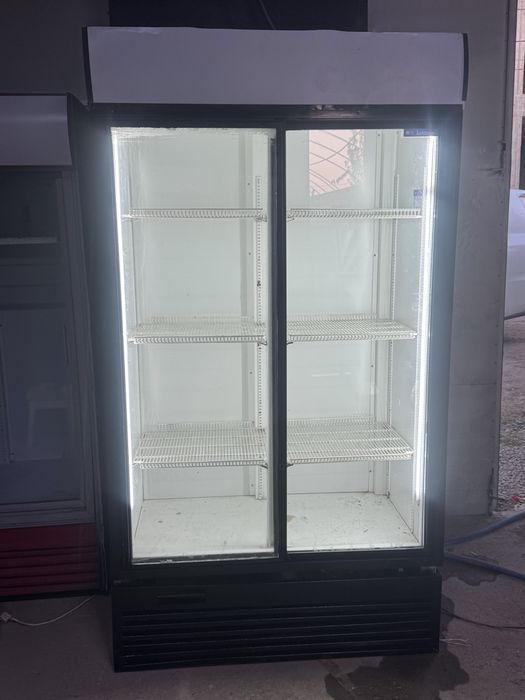 Витринный холодилник