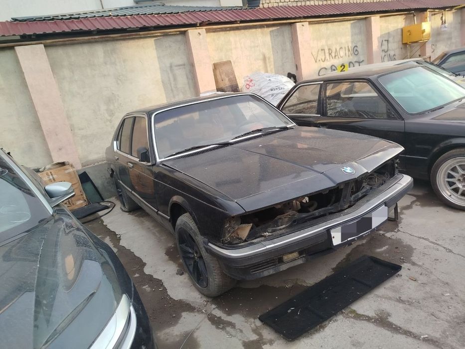 Продам авто  BMW E23