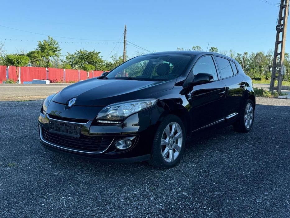 Vând Renault Megane 3- Bose - 1.5 dci - 110 cp  - Euro 5