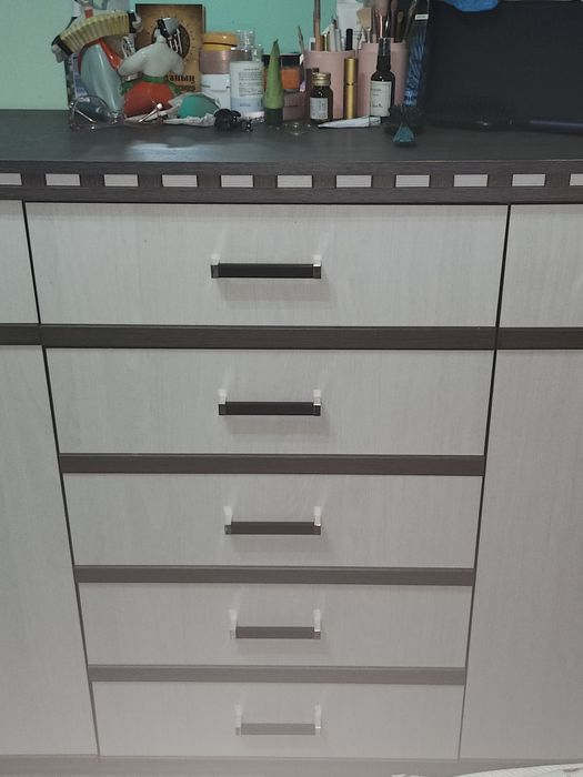 Комод продается высокий