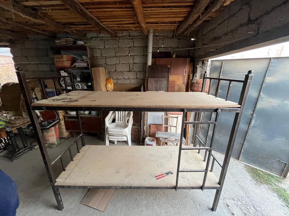 Двухярусный кровать