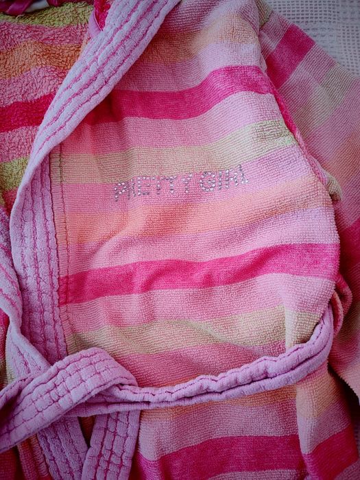 Детски халат с чехлички и Пончо Barbie - Lc Waikiki