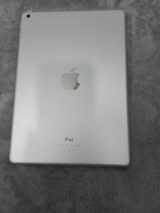 Ipad generatia 6 , functioneaza perfect fara defecte