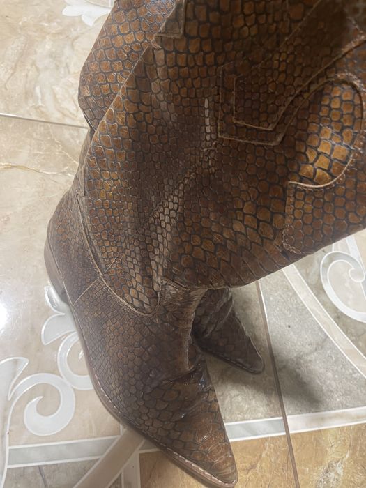 Cizme din piele de crocodil maro!