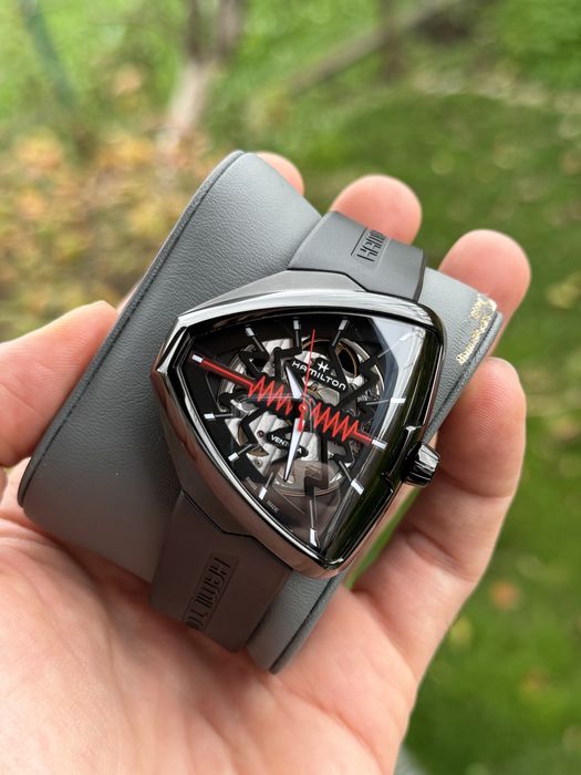 Hamilton Ventura Elvis 80 Skeleton H24535331