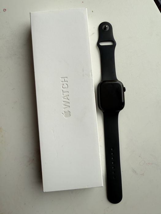 Часы Apple Watch 11