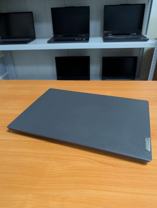 Ноутбук Lenovo V15
