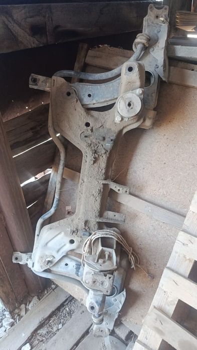 Продам переднюю балку Фольксваген Пассат б3 в сборе