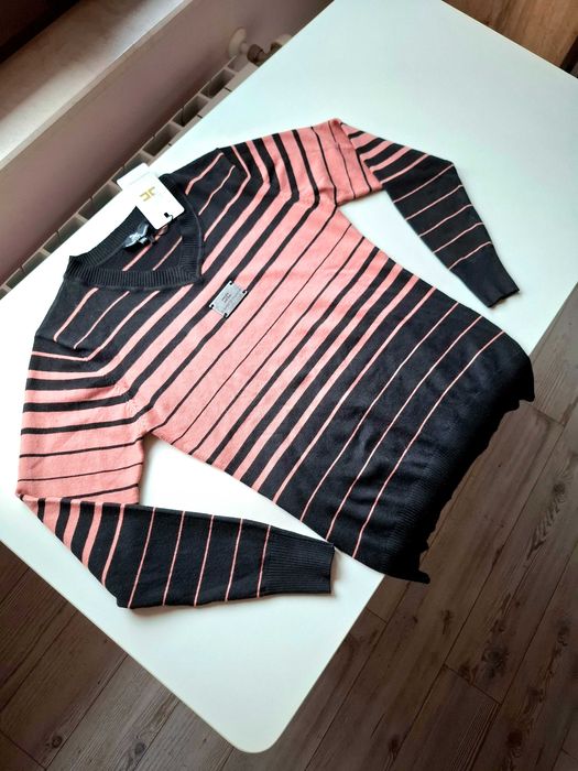 2 броя нови с етикет  дамски блузи по 10лв.