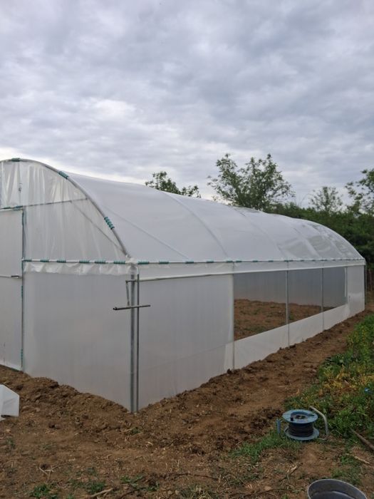 Solarii teava neagra sau zincata!