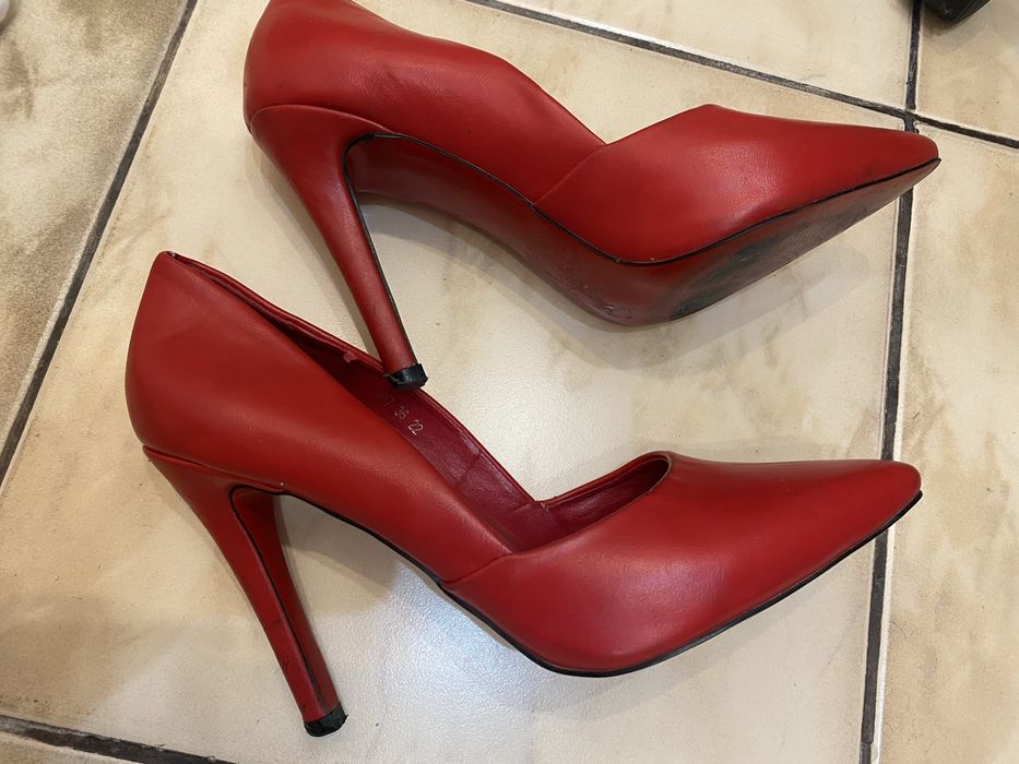 Красные туфли б/у