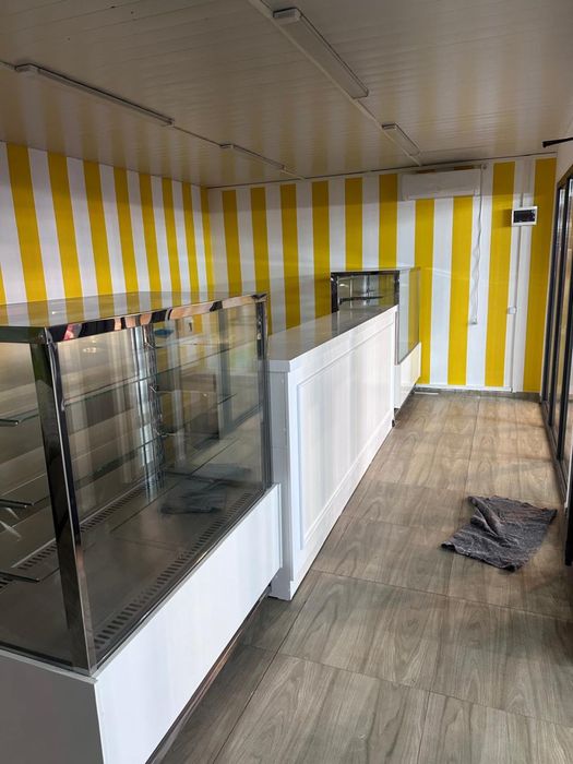 Продам витринный холодильник